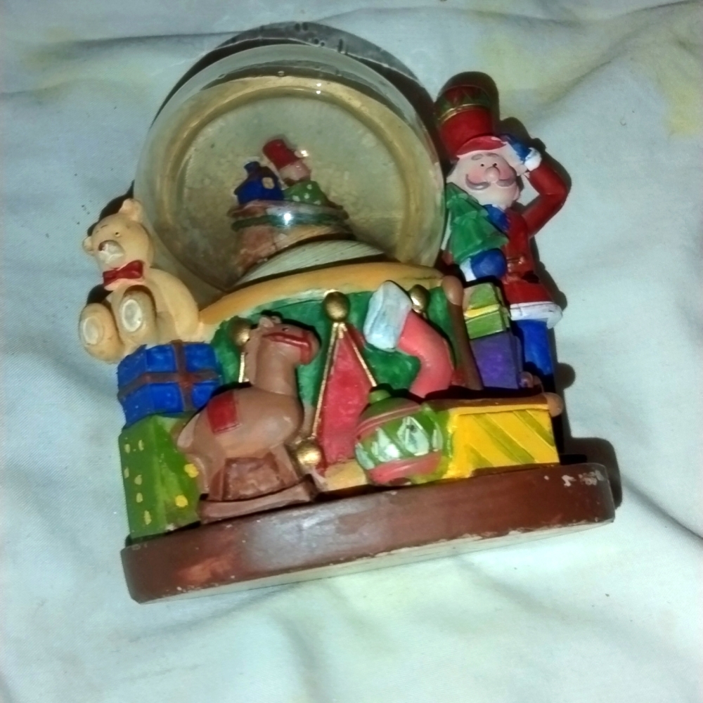 Snow globe